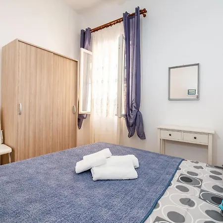 דירה History Center