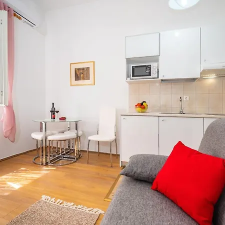 History Center Apartment *