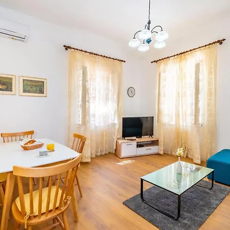 History Center * Ζαντάρ