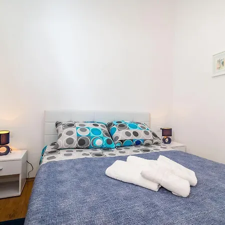 History Center Apartment *