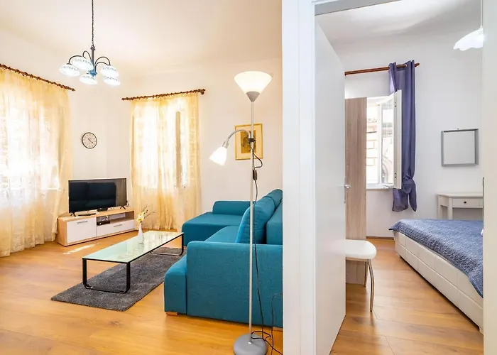 History Center Apartman